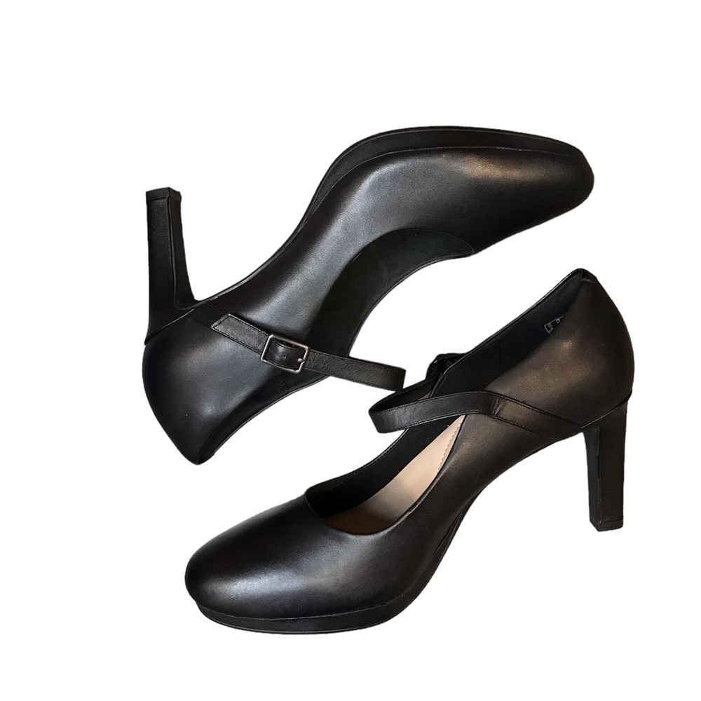 Brand: Clark’s, size 10, black, pumps